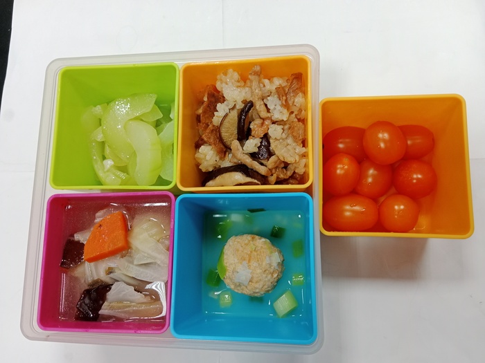 2110330 午餐